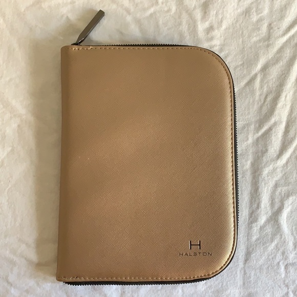 H by HALSTON Jewelry Portfolio/Travelling Case - Picture 3 of 10